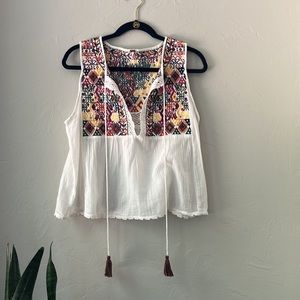 FREE EOPLE EMBROIDERED PEASANT TOP WITH TASSELS M